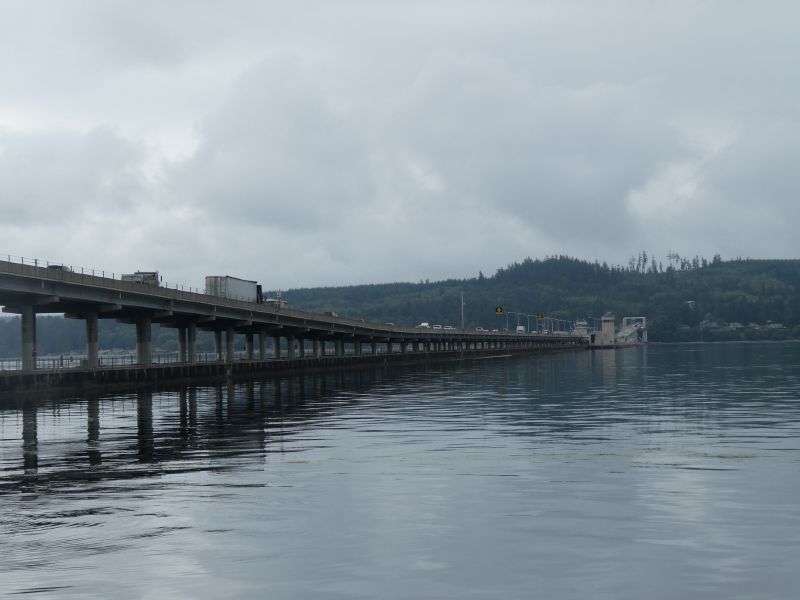 HC pontoon bridge
