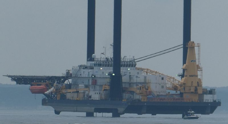 Construction barge<BR />for wind farm.
