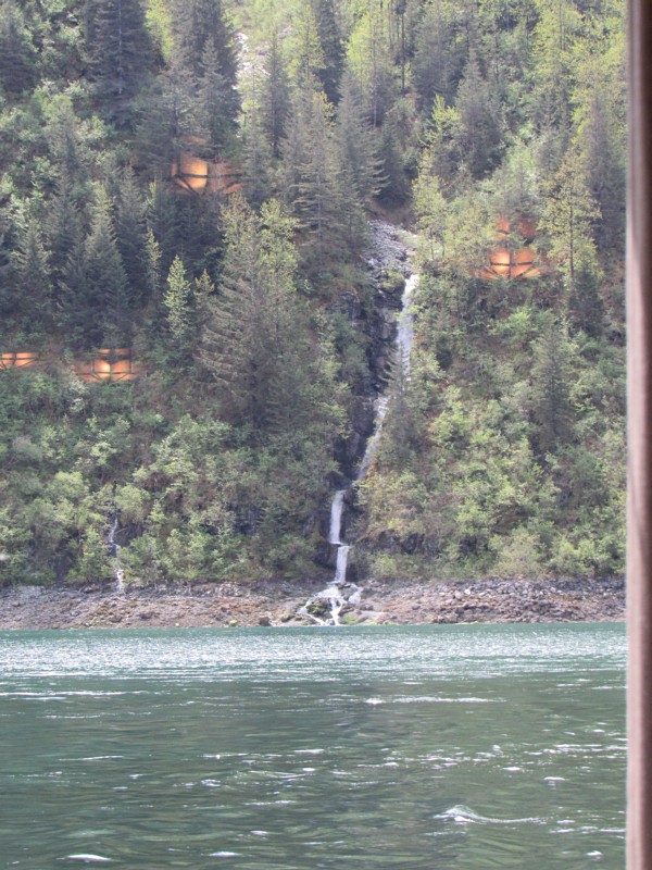 Nice waterfall.
